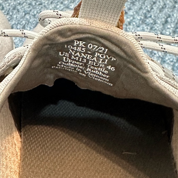 Men’s sneakers. EXCELLENT condition and just in time for Christmas! - Picture 2 of 5